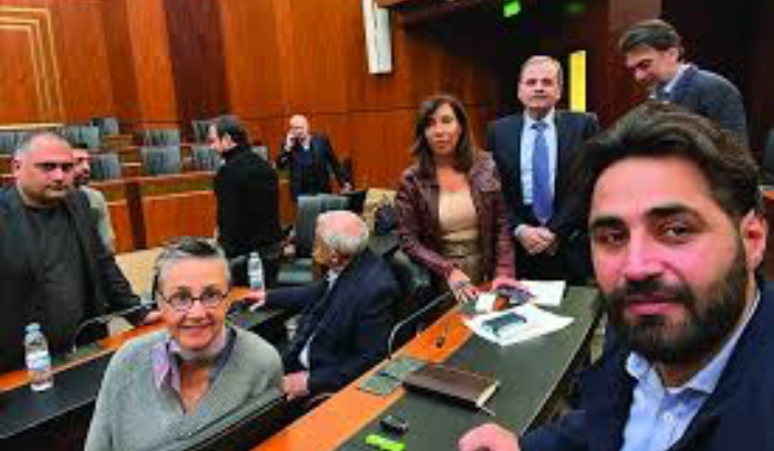 الإعتصام النيابي: خطوة راقية وديمقراطية أم احتلال وتمرد؟