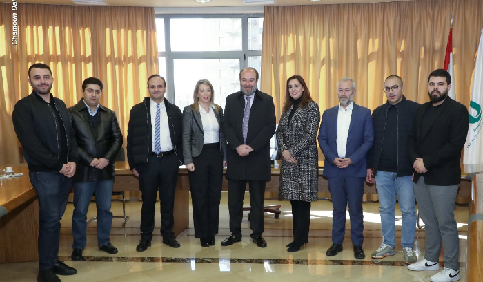 وفد قواتي يجول على عدد من الجامعات للبحث في وضع الأقساط الجامعية