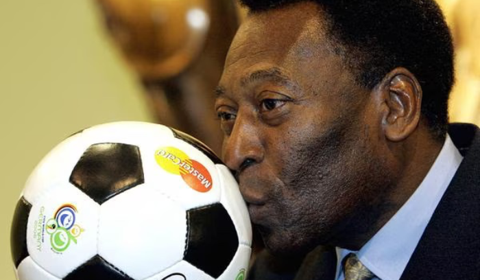 بيليه يعترف بسر في وصيته