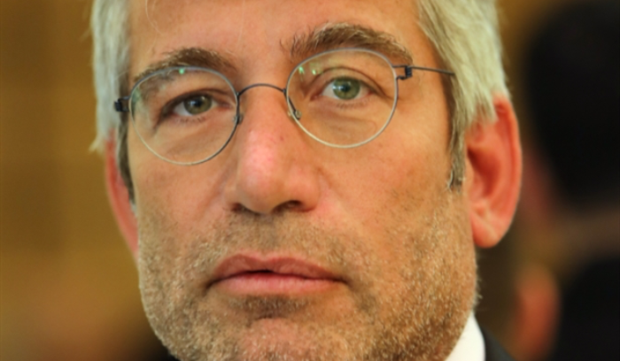 مبادرة «كهربائية» لوزير الطاقة: نار الخلافات تشتعل مجدداً