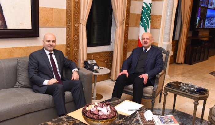 شؤون بيروت بين حاصباني ومولوي