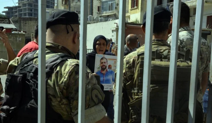 ترهيب الأهالي يهدّد بطمس حقيقة جريمة العصر.. والدولة تواجه الانهيار الكامل