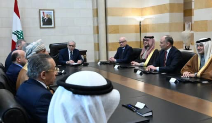 اجتماع بين سلام والسفراء العرب في لبنان