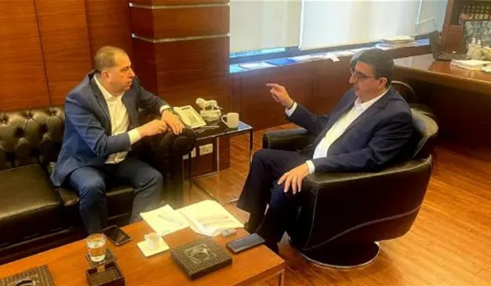 حجّار عرض مع الوردات للتنسيق مع برنامج الأغذية العالمي