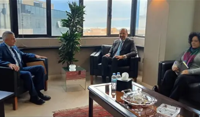 الخليل: لاستقطاب الموارد البشرية الكفوءة التي هجرت البلد