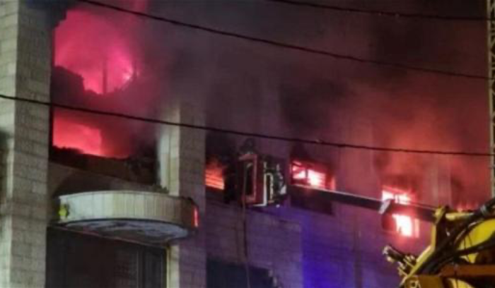 فرق الإطفاء سيطرت على النيران في مستودع الخرضوات