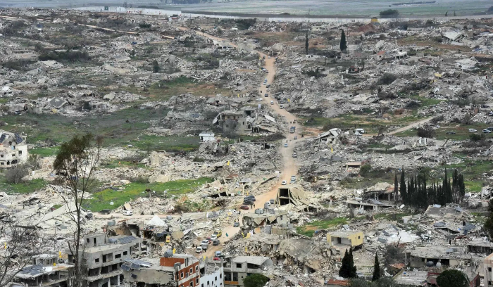 لبنان يحتاج مليار دولار للبنى التحتية وإزالة الأنقاض بعد الحرب الإسرائيلية<br />
الخسائر الإجمالية تتجاوز 10 مليارات