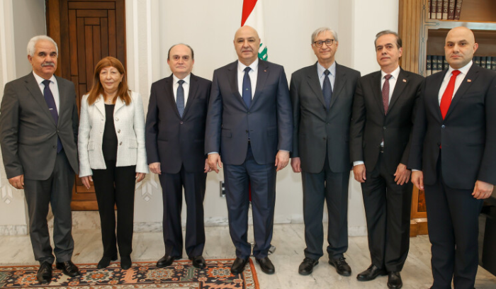 بدء التحضير الحكومي للأعمار.. عون: لبنان منهوب وليس مفلساً