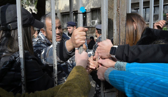 الـ11 في الدوامة و”التيار” لا يحسم موقفه