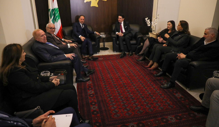 الجميل التقى السيناتور الفرنسي كاديك وتأكيد على ضرورة انجاز الاستحقاق الرئاسي