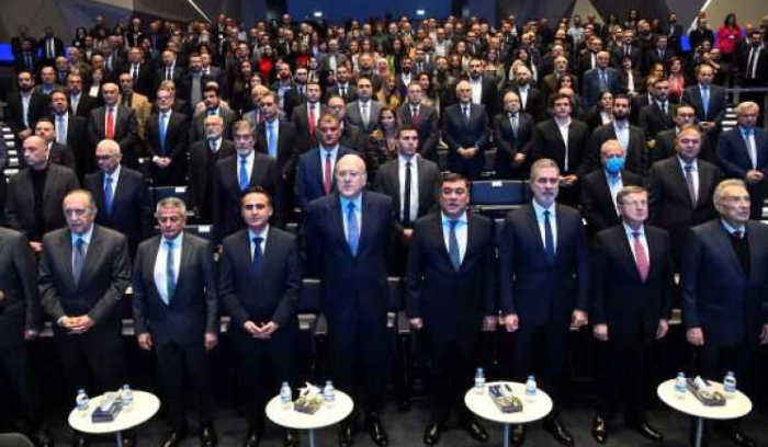 لبنان معطّل رئاسياً ومربك حكومياً ومتوتر سياسياً ومهدّد صحياً.. والعين على باريس