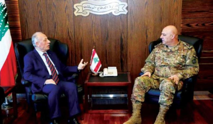 عون يتمترس بوزير الدفاع لتصفية حساباته «الرئاسية» مع قائد الجيش اللبناني
يتهمه بقيادة «الانقلاب» ضده إبان الانتفاضة الشعبية