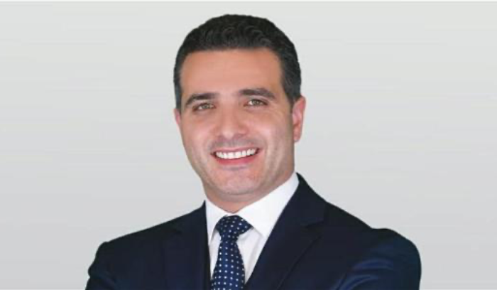 مطر: ما نفع عمليات صيرفة إذا لم تخفض سعر الصرف