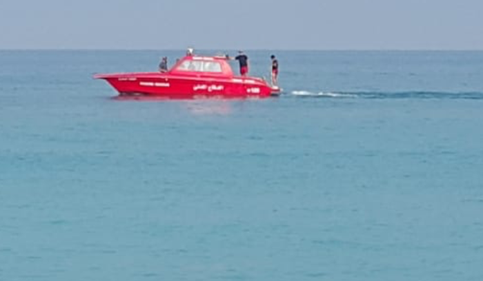 غرق زورق على متنه 200 شخص قبالة شاطئ شكا ومحاولات لانقاذ الركاب