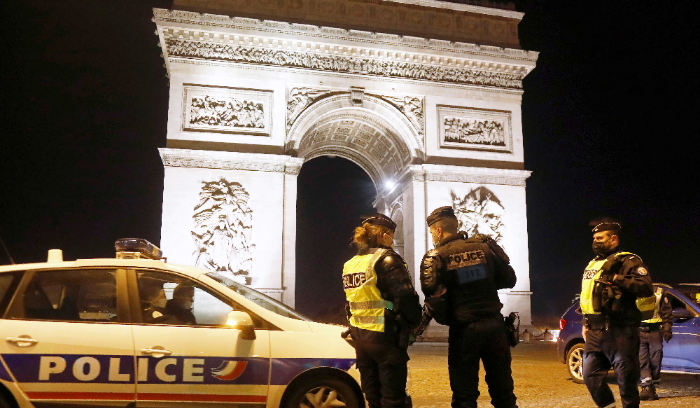 توقيف شخصين هددا بتفجير محطة قطارات باريس