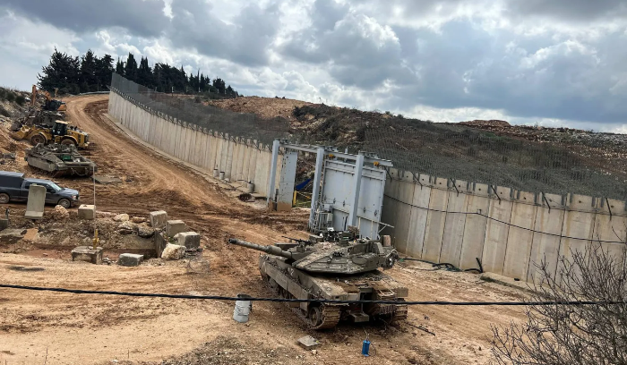 واشنطن تأخذ من لبنان ولا تعطيه جرعة لخروجه من أزماته<br />
أين تقف من احتفاظ إسرائيل بخمسة مواقع؟