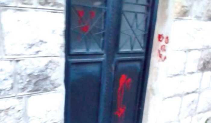 رسم جماجم على منازل مسيحيين يذكّر بالحرب في جبل لبنان<br />
أحزاب وقوى سياسية تستنكر وتطالب بكشف الفاعلين وتقديمهم للعدالة