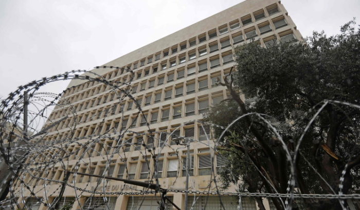 صدمة الدولار... بالطالع والنازل مأساة