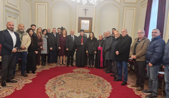 الراعي معاتباً بري: كنت أنتظر منك معايدة بانتخاب رئيس للجمهورية<br />
«حزب الله» و«أمل» يشددان على أهمية الحوار لإحداث خرق في الملف