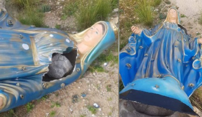 نزع تمثال العذراء وتحطيمه في هذه المنطقة!