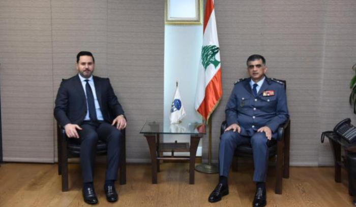 عثمان بحث مع القائم بالأعمال الكويتيّ سبل التعاون