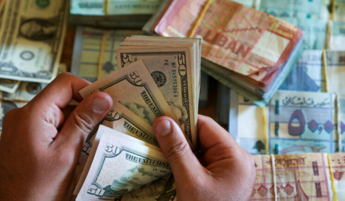 على أي سعر أقفل الدولار مساء اليوم؟