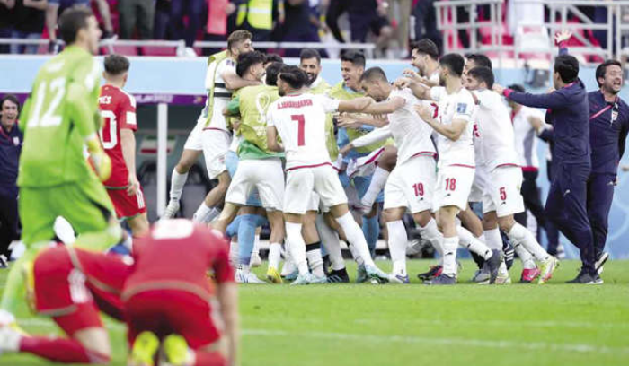 اتحاد كرة القدم الأميركي يحذف شعار الجمهورية الإسلامية من علم إيران