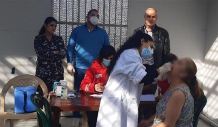 استمرار حملة تلقيح السجناء وعناصر قوى الأمن المولجين حماية السجون
