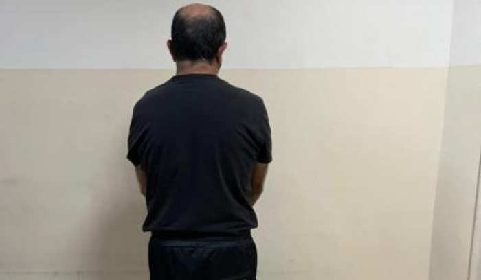 يكسر زجاج السيارات  ويسرقها... في قبضة المعلومات
