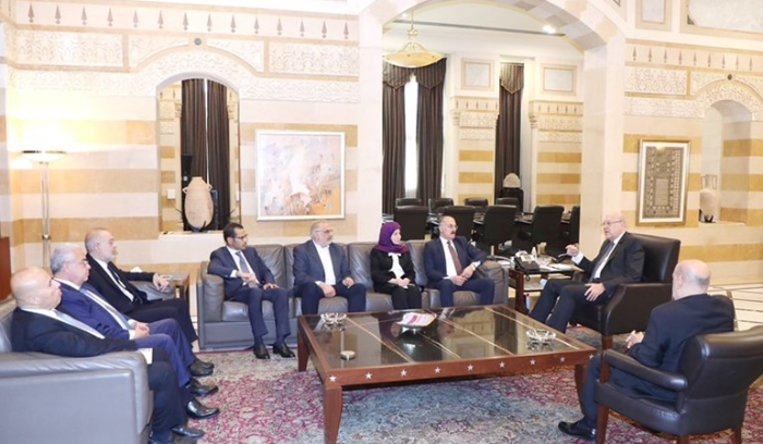 الانتخابات الرئاسية ليست قريبة وفريق الممانعة: سليمان فرنجية أو الفراغ!<br />
الراعي «ليس مغرماً بالحياد».. و«القوات»: «من جرب المجرب كان عقله مخرب»