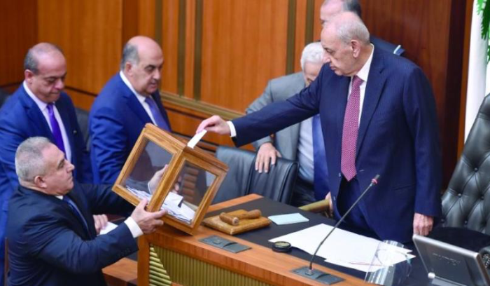 نقاش دستوري حول نصاب جلسة انتخاب رئيس الجمهورية<br />
رئيس البرلمان يتمسك بـ86 نائباً... ونواب معارضون يرفضون
