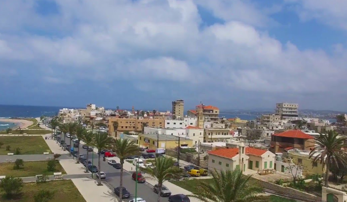 بالصور: انهيار سقف منزل في صور