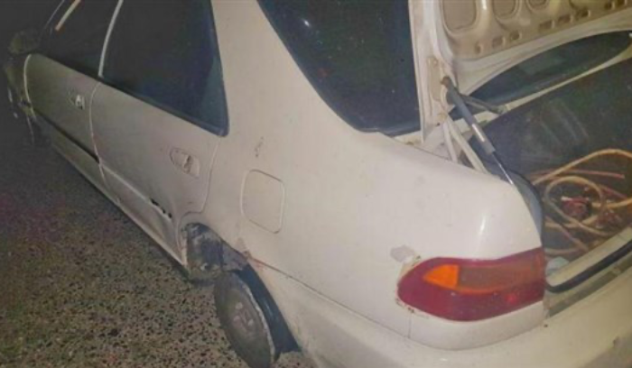 سيارة حاولت تخطّي الحاجز... فتبيّن أنّها مسروقة