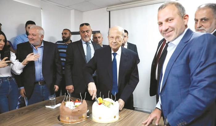 صور فرنجية «الرئاسية» تنتشر بالشمال والتغييريون لانتخاب خليفة و «القوات» بين معوض وقائد الجيش<br />
الجلسة الخامسة لانتخاب رئيس الجمهورية غداً اختبار جديد وحديث عن تمديد الشغور حتى رفع العقوبات عن باسيل