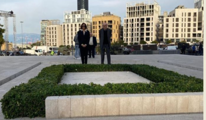 جنبلاط وعقيلته زارا ضريح الحريري