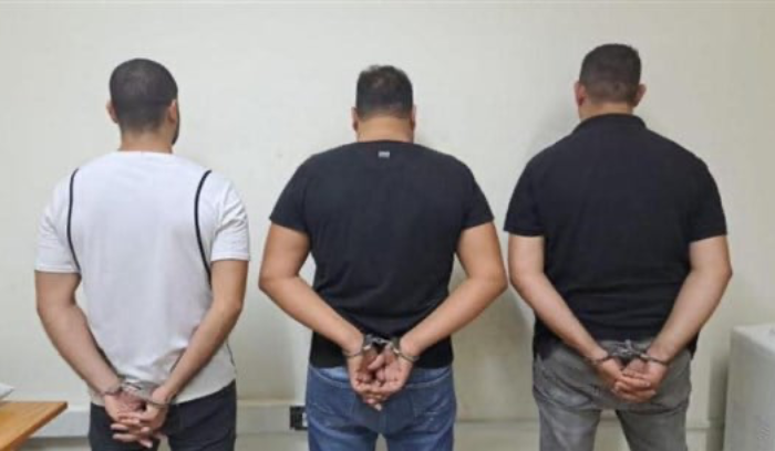 انتحلوا صفة أمنيّة... وهذا ما فعلوه بصاحب أحد المنازل!
