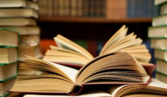 كتب مدرسية جديدة.. هذا ما أعلنه وزير التربية