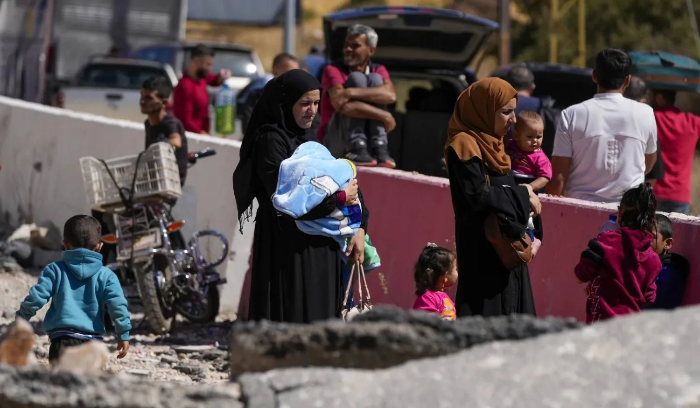 اقتراح قانون لبناني لحظر تحويل أموال للنازحين السوريين<br />
أحد مقدمي المشروع لـ«الشرق الأوسط»: يهدف إلى تشجيعهم على العودة