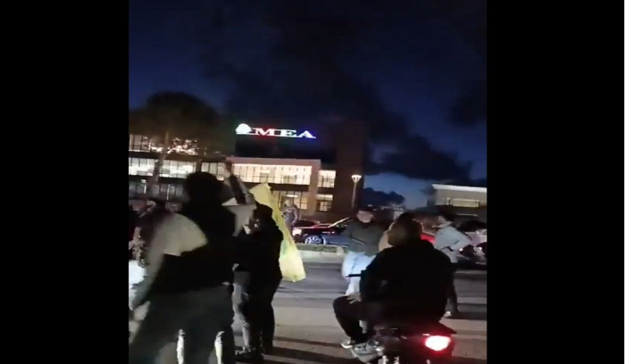 قطع طريق المطار اعتراضًا على منع طائرة إيرانية من الهبوط في بيروت