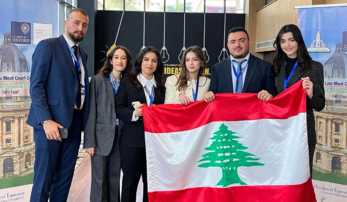 جامعة الروح القدس تتألق دوليًا في مسابقة جامعة أكسفورد البريطانية