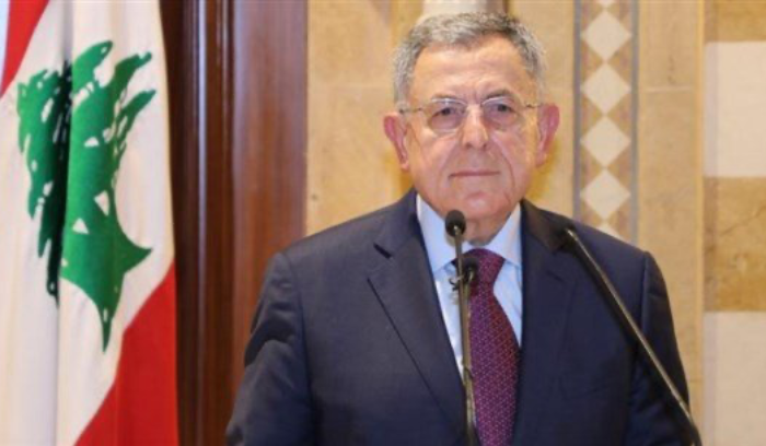 السنيورة عرض مع السفير المصري للأوضاع