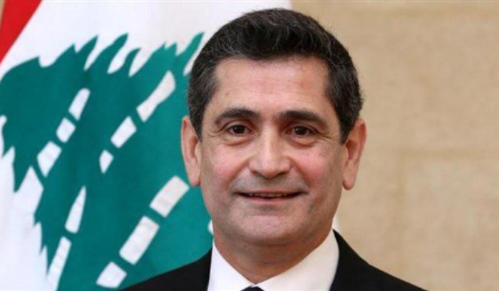 قيومجيان: اللهم نجنا من الأغبياء المفيدين للحزب