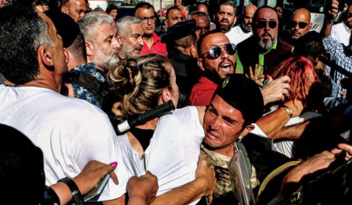 ملفّ انفجار مرفأ بيروت يعمّق الانقسامات القضائية<br />
استدعاء نائب مقرب من باسيل للتحقيق لوصفه القضاة بـ«المجرمين»