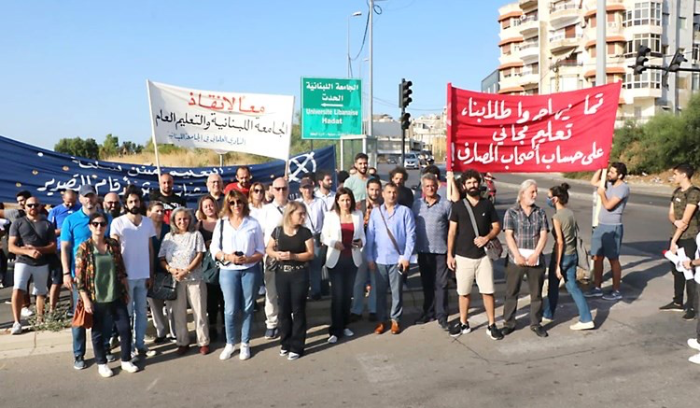 رؤساء الحكومات هنأوا المفتي دريان على اللقاء النيابي السني ومقرراته<br />
الموازنة اليوم والحكومة غداً ما لم يستحضر مرسوم التجنيس!