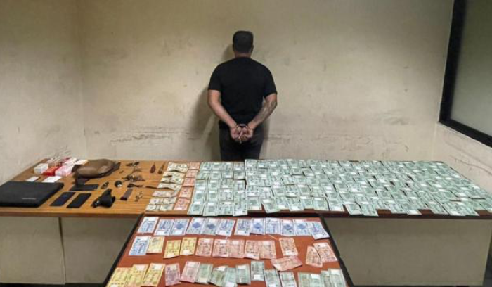 توقيف منفّذ أكثر من 65 عملية سرقة من داخل سيارات بالجرم المشهود في سوق الأحد