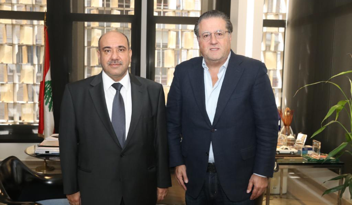 شقير يبحث مع سفير الأردن<br />
سبل تنمية العلاقات الإقتصادية الثنائية