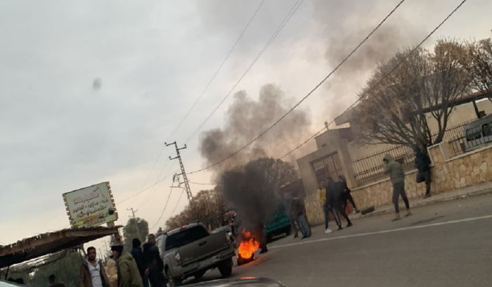 أهالي الشواغر يمنعون مرور صهاريج المحروقات الى سوريا