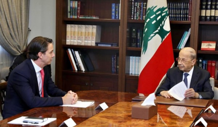 بري يرد على عون: اتهامي بالوقوف وراء تراجع ميقاتي عن حكومة الثلاثين تهمة لا أنكرها وشرف أدعيه.. ورئيس الحكومة يؤكد الذهاب إلى الشغور الرئاسي<br />
الأزمات اللبنانية طروحات بلا حلول وزيارة هوكشتاين «خاطفة».. وللبحث صلة!