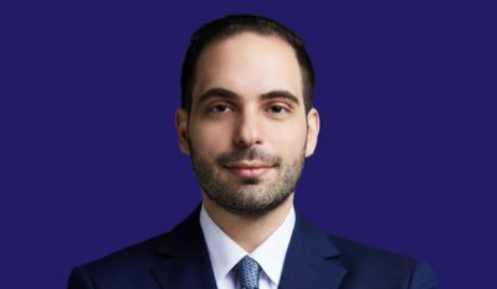 حرب: يختلفون على الرئاسة ويتآمرون على الشرفاء