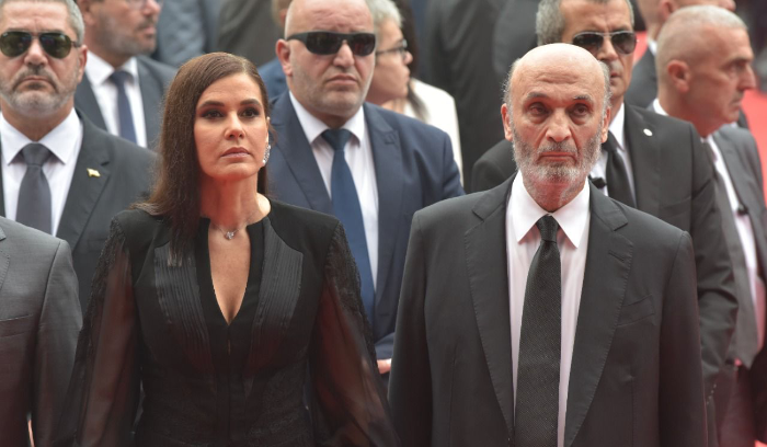 مصادر لـ «الأنباء»: المفتاح السري لتشكيل الحكومة «مرسوم التجنيس»<br />
جعجع يحمل على العهد: لهم لبنانهم ولنا لبناننا «وبدنا رئيس يقول لأ»